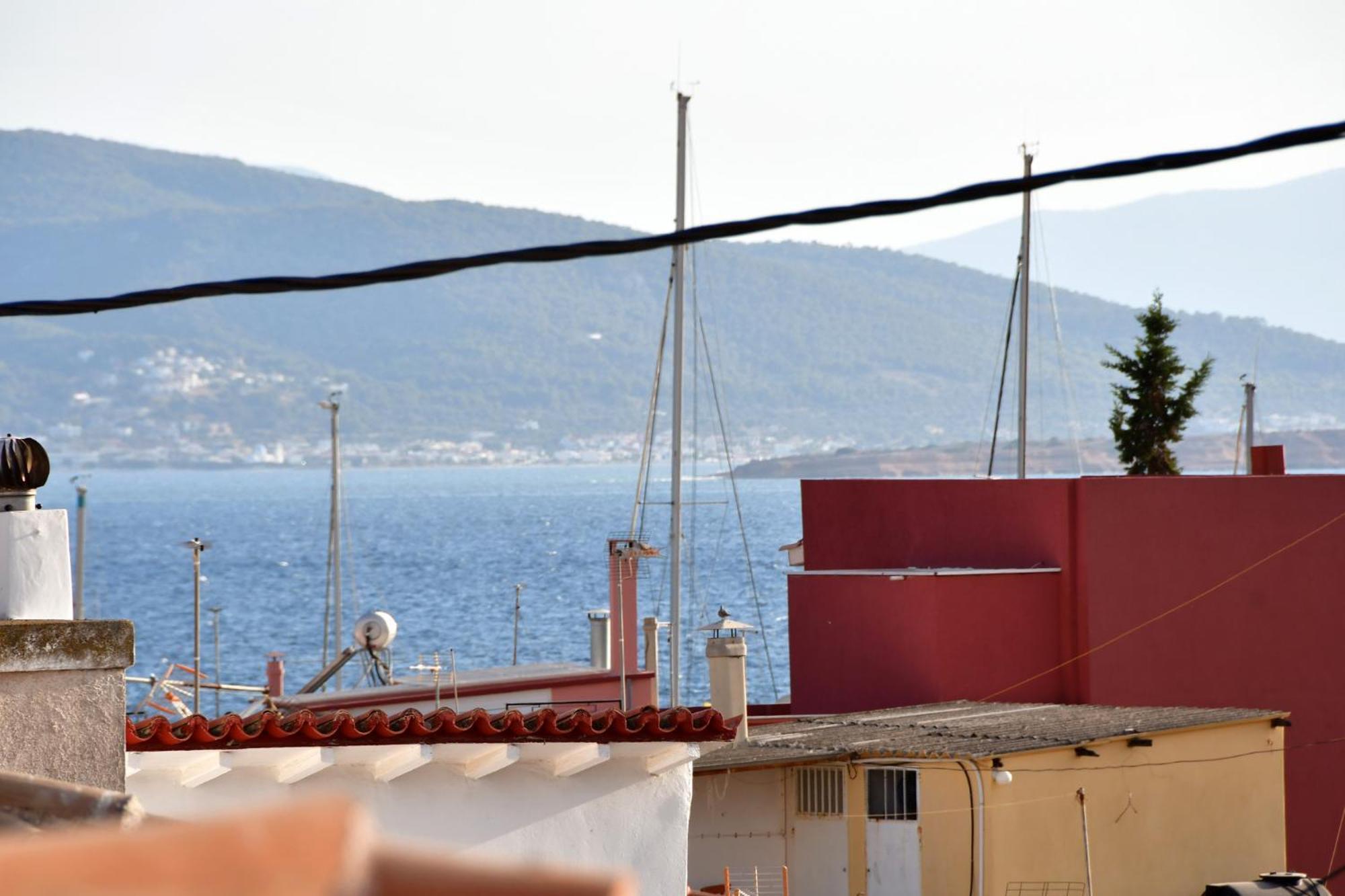 Αρχοντικό Σπίτι Στην Αίγινα Lägenhet Exteriör bild